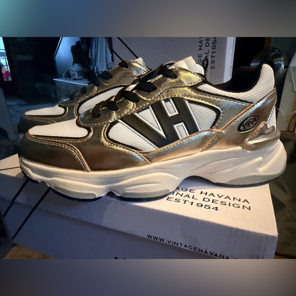 Dash 14 Vintage Havana Metallic Gold and Black Sneakers - Picture 4 of 6